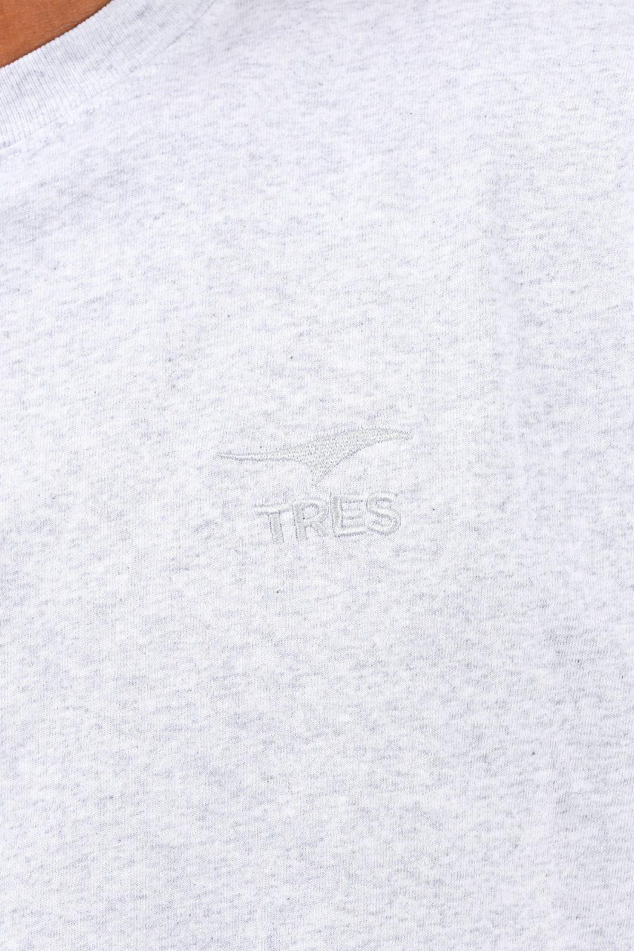 エッセンシャル エンブロ ロングTシャツ (クールグレー)