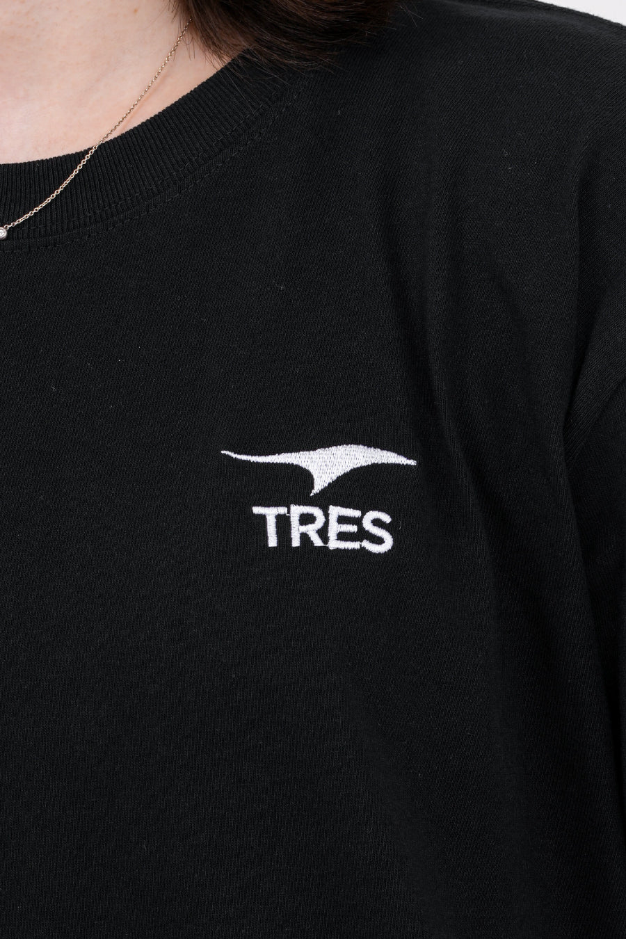 エッセンシャル エンブロ Tシャツ (ダークブラック)