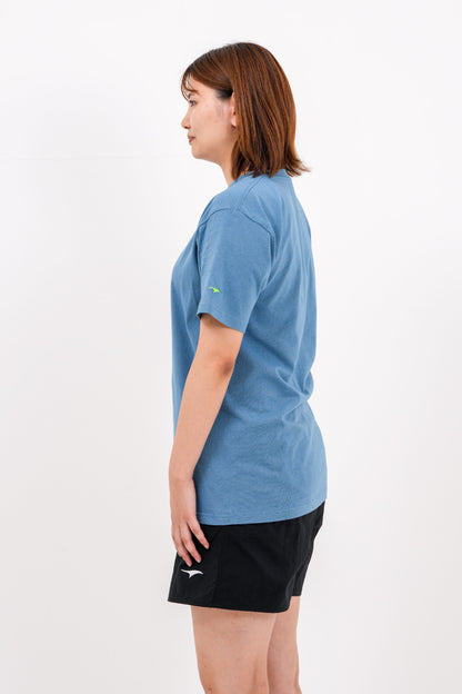 エッセンシャル エンブロ Tシャツ (スレート)