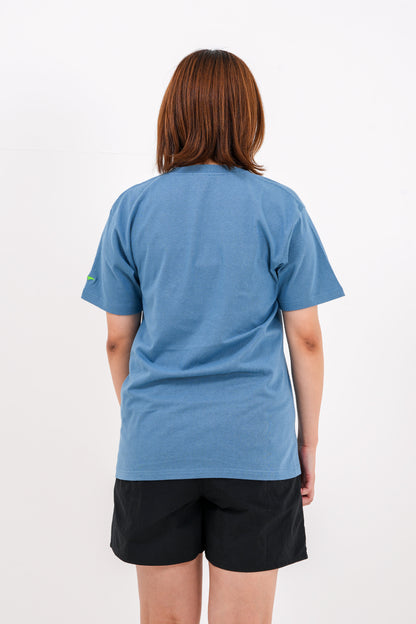 エッセンシャル エンブロ Tシャツ (スレート)