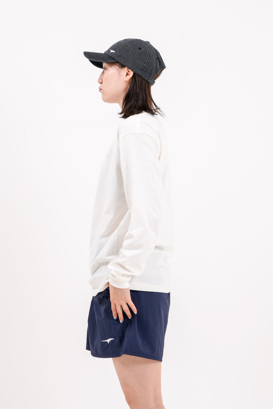 エッセンシャル エンブロ ロングTシャツ (ナチュラル)